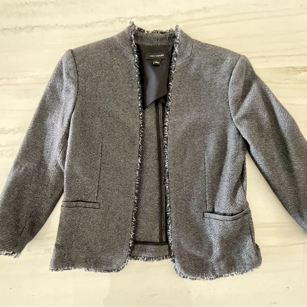 Ann Taylor Size 2 Checkered Plaid Raw Hemmed Open Front Jacket